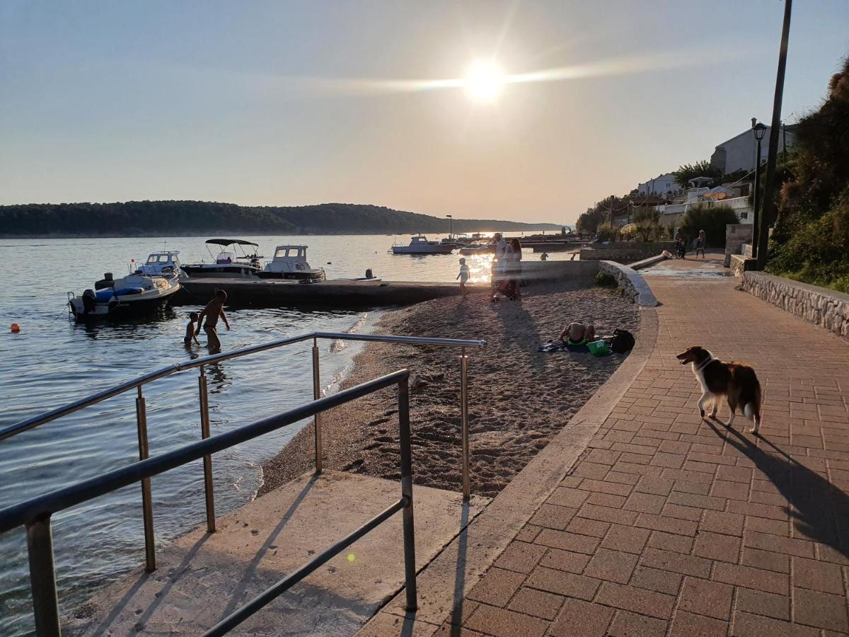Apartman Karmen Barbat na Rabu Luaran gambar